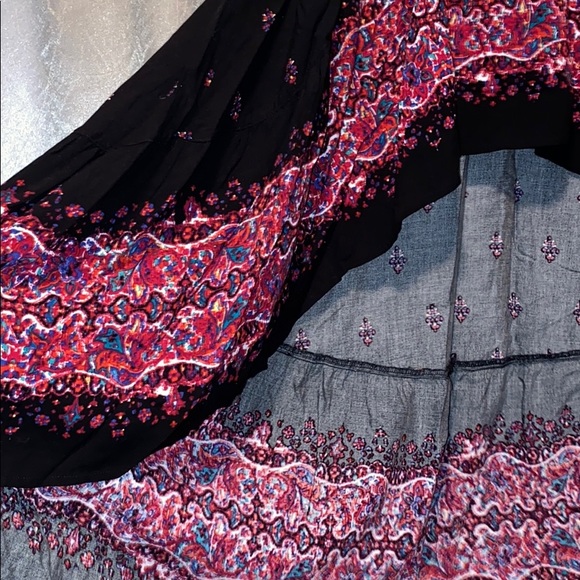 Form fitting yet Flowy high low skirt - Picture 4 of 5